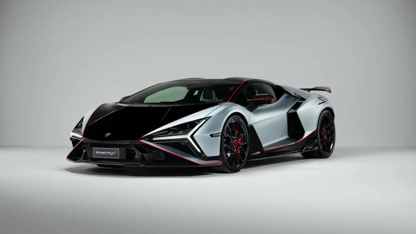 Lamborghini Revuelto SV