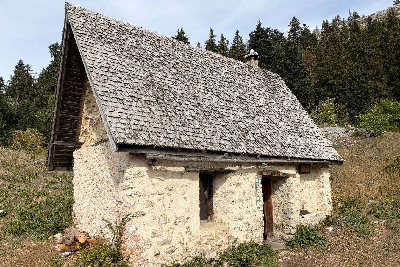 La cabane de Carette : une ancienne bergerie isolée au cœur du Vercors